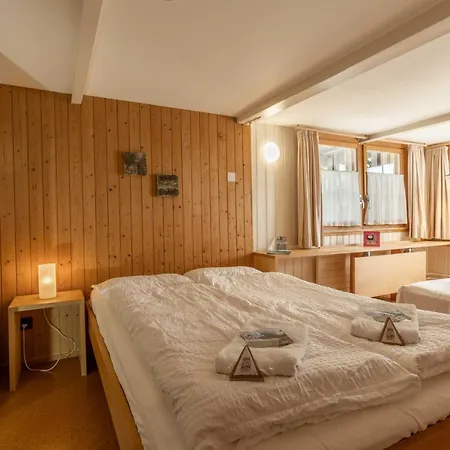 Roessli Inn *