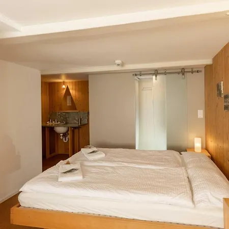 Roessli Inn